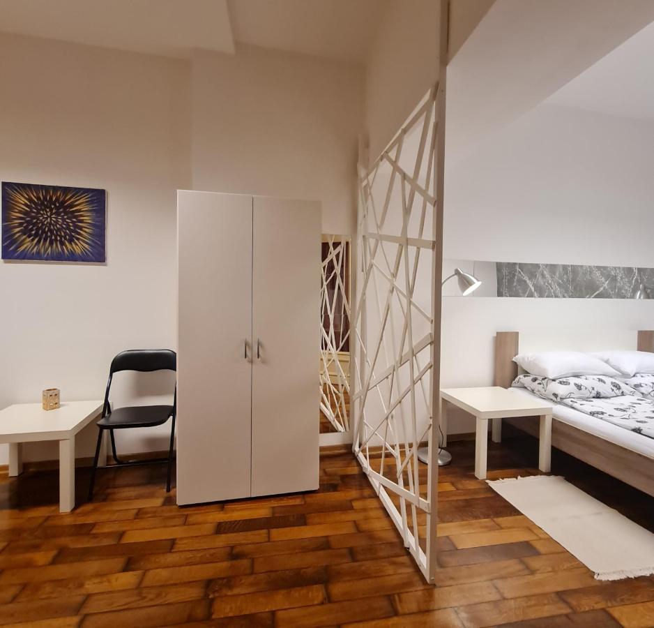 Apartmani N.May'S Karlovac Bagian luar foto