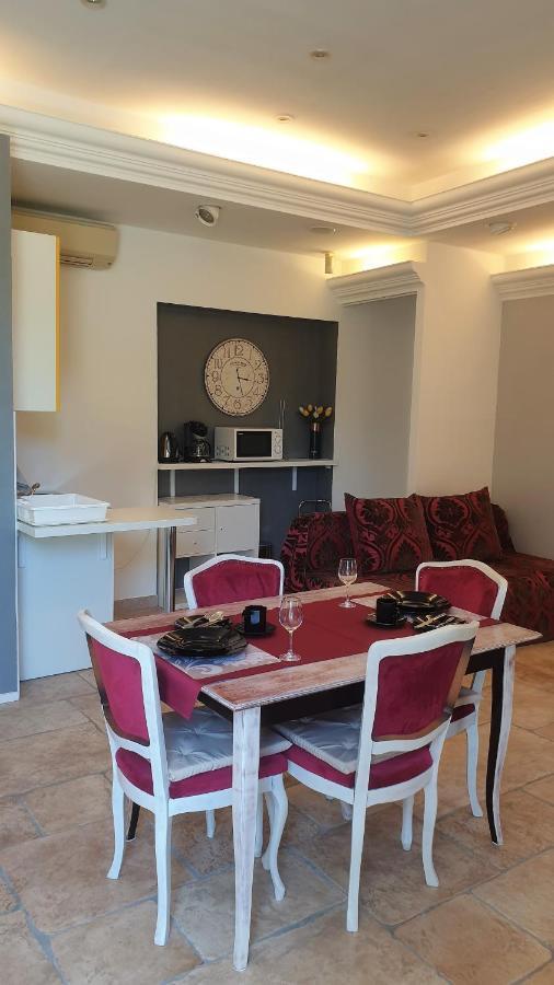 Apartmani N.May'S Karlovac Bagian luar foto