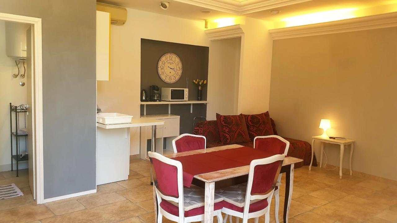 Apartmani N.May'S Karlovac Bagian luar foto