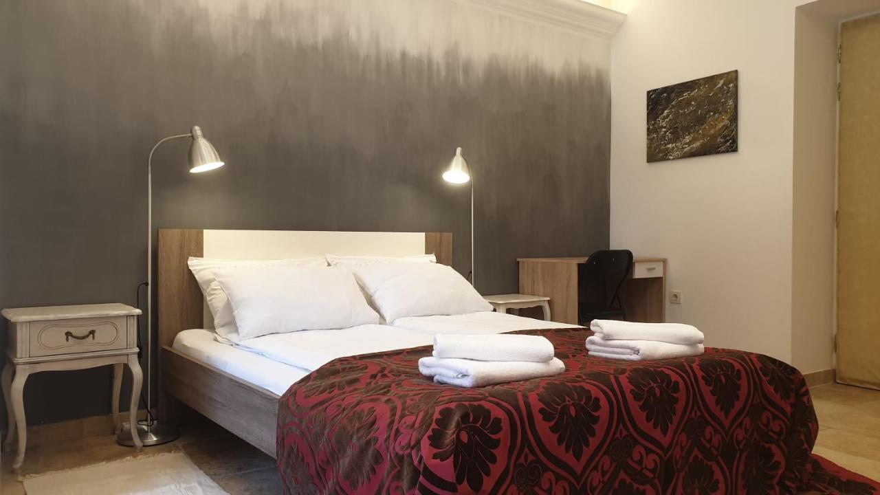Apartmani N.May'S Karlovac Bagian luar foto