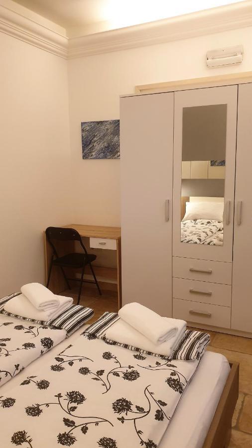 Apartmani N.May'S Karlovac Bagian luar foto