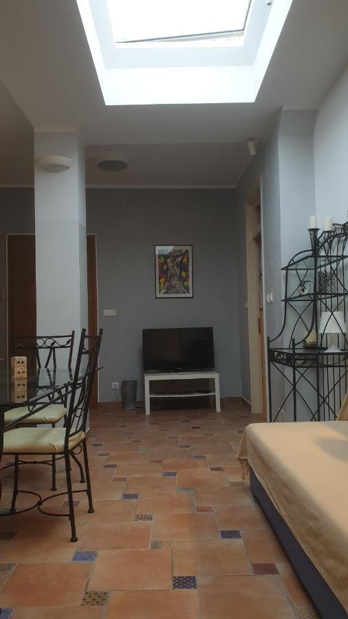 Apartmani N.May'S Karlovac Bagian luar foto