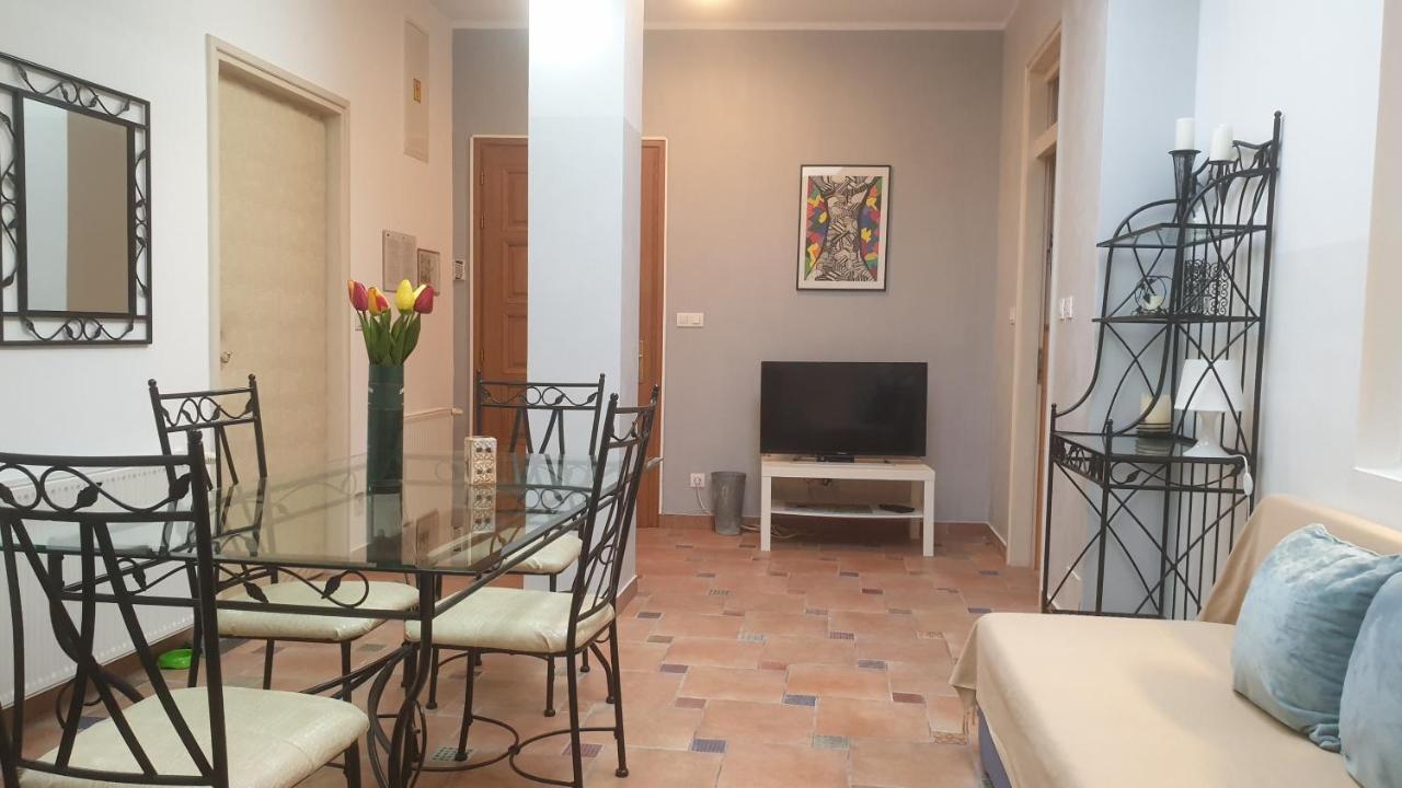 Apartmani N.May'S Karlovac Bagian luar foto