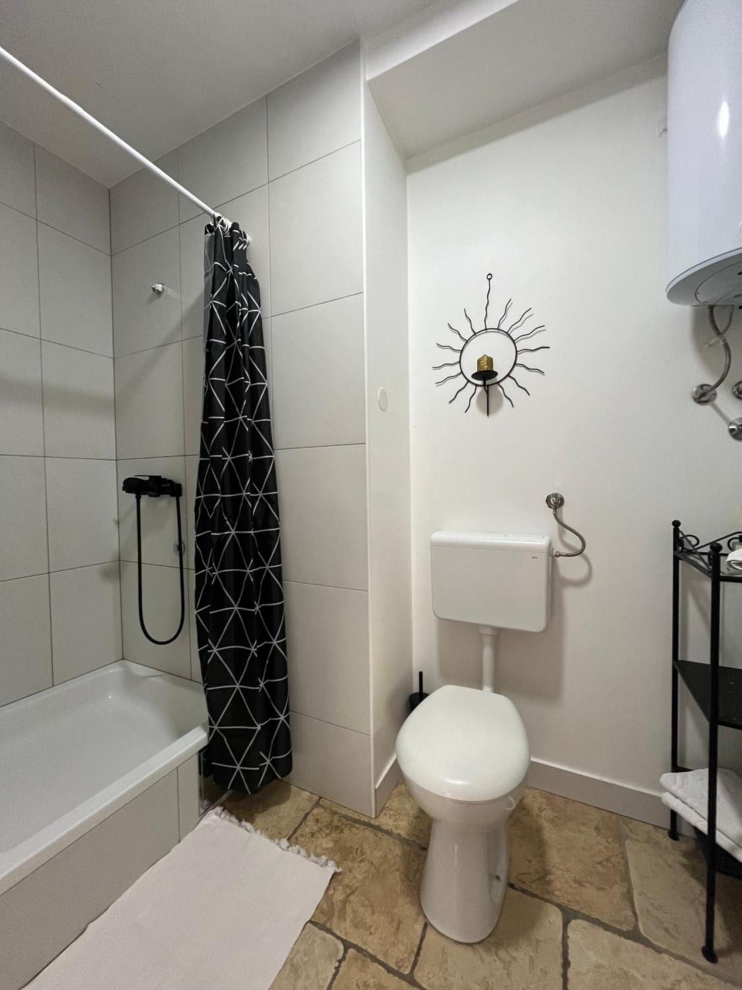 Apartmani N.May'S Karlovac Bagian luar foto