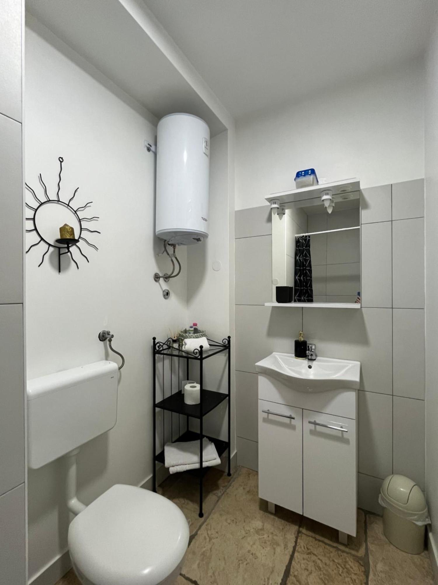 Apartmani N.May'S Karlovac Bagian luar foto