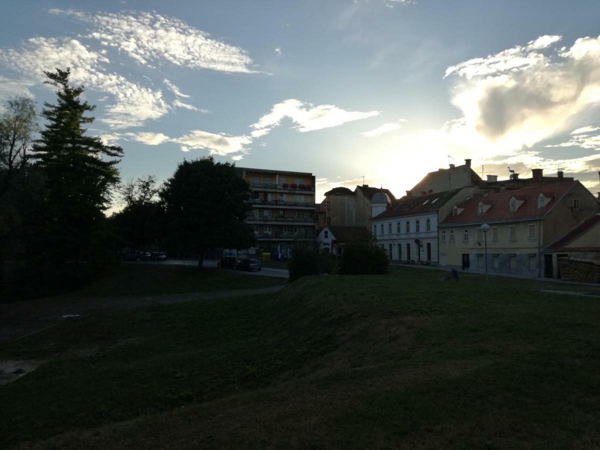Apartmani N.May'S Karlovac Bagian luar foto